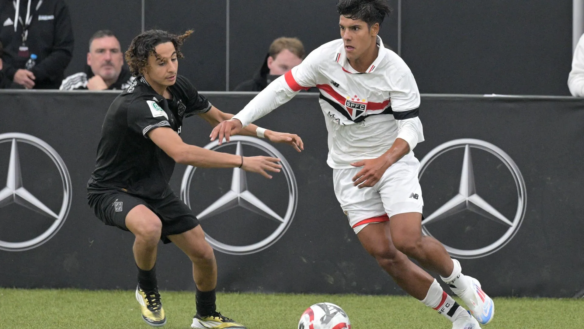 Nicolas Bosshardt em ação durante partida da Copa Júnior 2025. Foto: IMAGO/&nbsp;Eibner