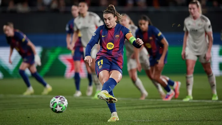 Alexia Putellas tem sido uma líder dentro e fora de campo pelo Barcelona - Foto: Eric Alonso/Getty Images