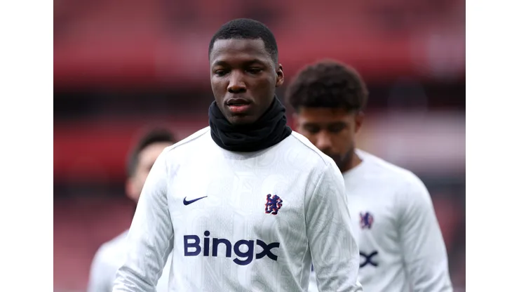 Chelsea nega ofertas de Real Madrid e PSG por Moisés Caicedo e prepara renovação. (Foto de Justin Setterfield/Getty Images)