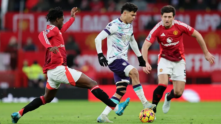 Harry Maguire e Kobbie Mainoo em jogo do Manchester United (Matt McNulty/Getty Images)