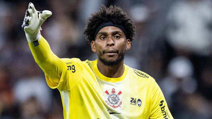 Hugo Souza é chamado na Seleção Brasileir para os amistosos em março. Foto: IMAGO / O JOGO PHOTO PRESS