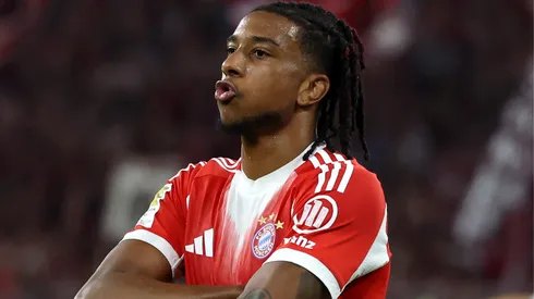 Olise em campo pelo Bayern. Foto: Alexander Hassenstein/Getty Images