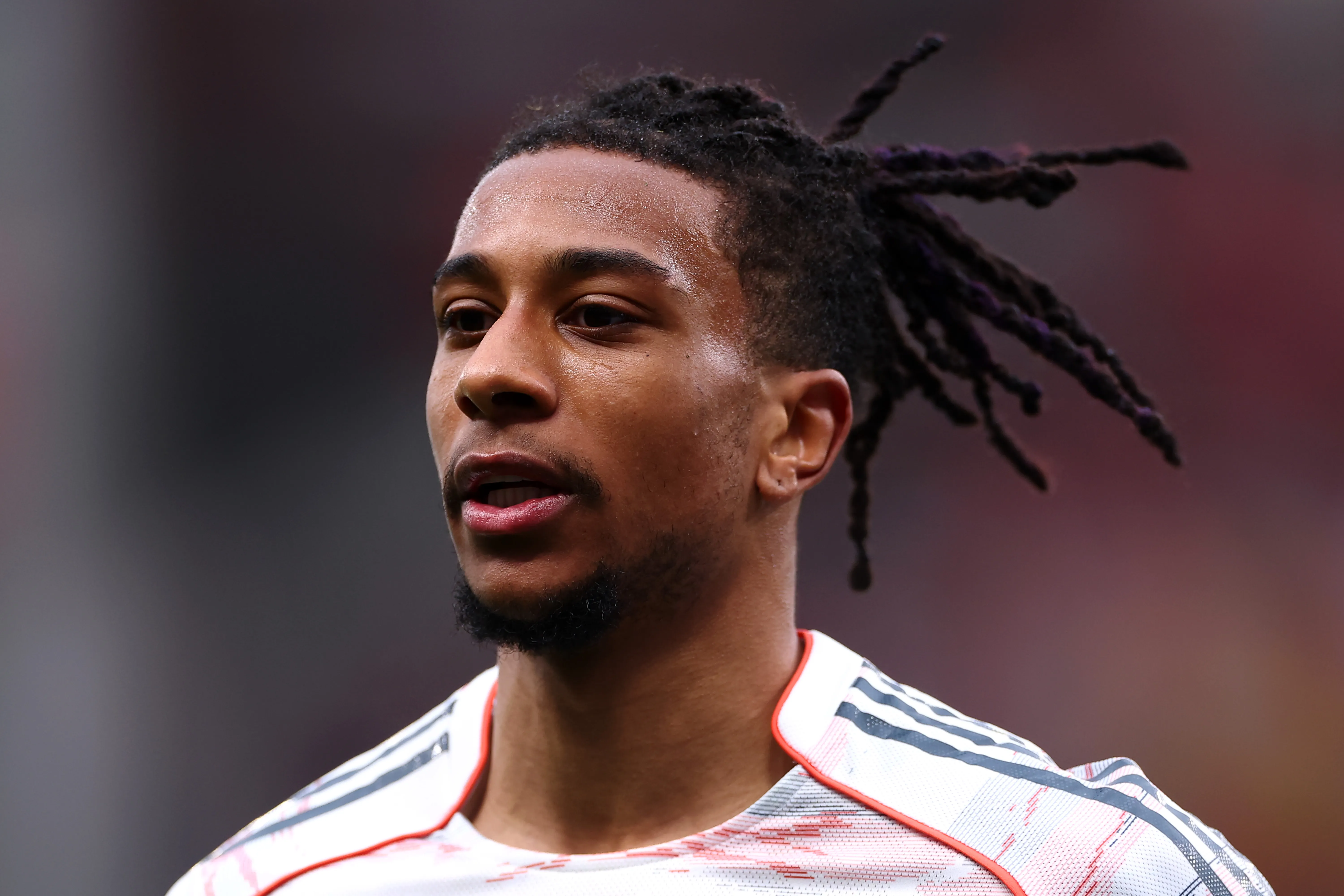 Olise pode deixar a Alemanha (Foto: Dean Mouhtaropoulos/Getty Images)