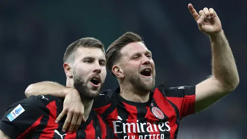 Fullkrug e Pavlovic comemoram a vitória do Milan sobre a Inter no confronto direto, realizado no último dia 8.