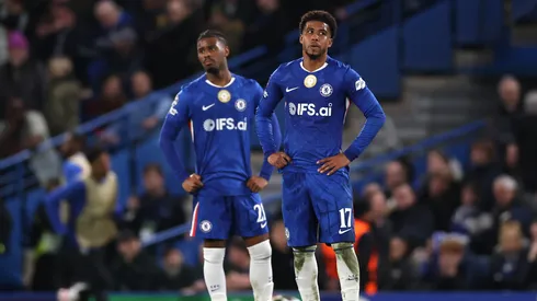 Andrey Santos lamenta o terceiro gol sofrido pelo Chelsea contra o PSG.