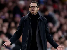 Chelsea pode demitir Liam Rosenior e Cesc Fàbregas surge como substituto