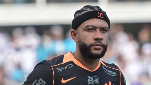 Flamengo monitora situação de Depay. Foto: Jota Erre/AGIF