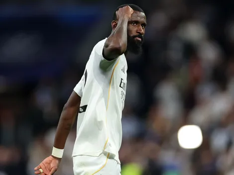Rüdiger, em fim de contrato, é elogiado por Arbeloa: “Faria uma estátua”