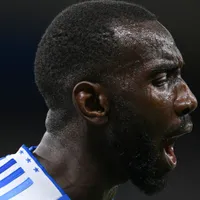 Bolasie reprova críticas e compara Neymar a Messi e CR7