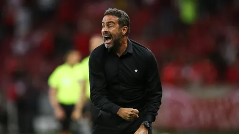 Artur Jorge em jogo pelo Botafogo. Pedro H. Tesch/Getty Images
