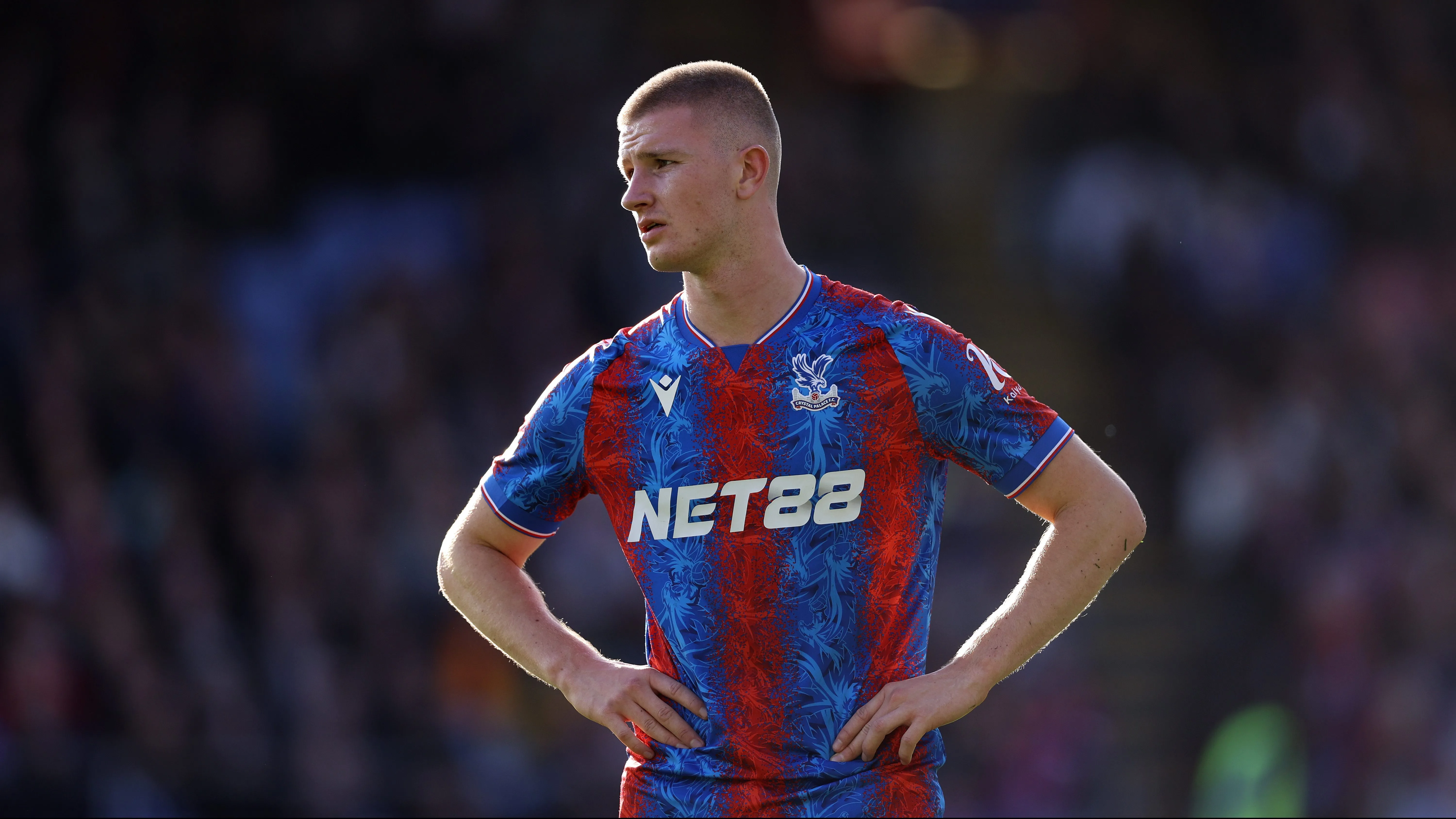 Adam Wharton, alvo do Manchester United, em jogo do Crystal Palace. Foto: Warren Little/Getty Images