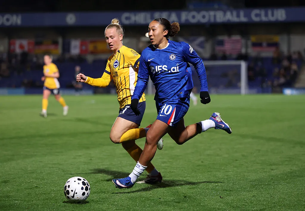 Lauren James é uma das joias do Chelsea e do futebol feminino inglês - Foto: Warren Little/Getty Images