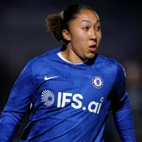 Jogadora fala sobre novo contrato no Chelsea