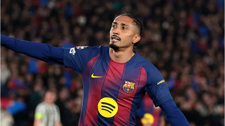 Raphinha não cogita sair do Barcelona após a Copa do Mundo, diz jornal. (Photo by Eric Alonso/Getty Images)