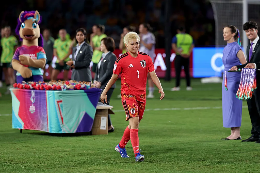 Ayaka Yamashita, goleira do Manchester City, durante a premiação da Copa da Ásia Feminina – Foto: Cameron Spencer/Getty Images