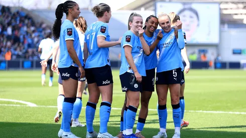 Briga pelo título da WSL esquenta – Foto: Jess Hornby/Getty Images