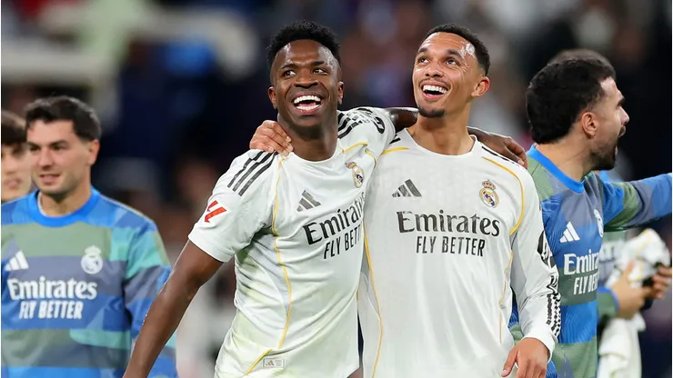 Vini Jr e Trent Alexander-Arnold após vitória do Real Madrid. (Photo by Florencia Tan Jun/Getty Images)