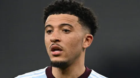 Jadon Sancho, do Manchester United, atuando pelo Villa. (Photo by Gareth Copley/Getty Images)