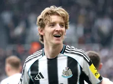 Arsenal prepara oferta pela contratação de Anthony Gordon, do Newcastle