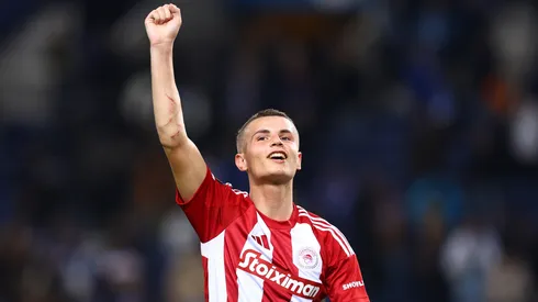 O volante Christos Mouzakitis, do Olympiacos (Diogo Cardoso/Getty Images)