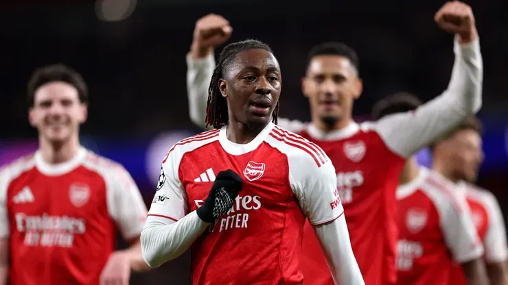 O meia Eberechi Eze em jogo do Arsenal (Foto: Warren Little/Getty Images)