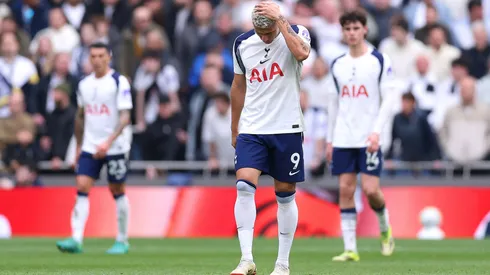 Tottenham se afunda e fica a um ponto do rebaixamento. Foto: Ryan Pierse/Getty Images