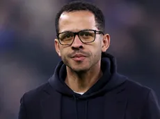 Chelsea não planeja demitir Liam Rosenior de seu comando