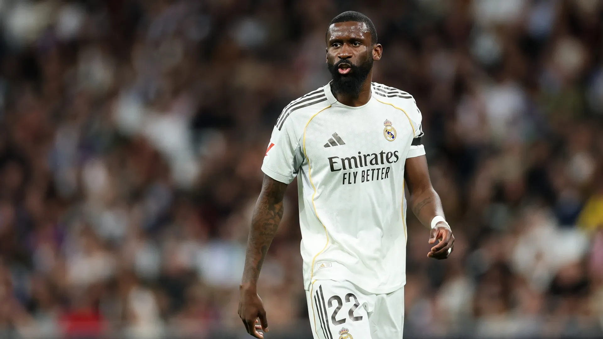 O zagueiro Rüdiger em jogo do Real Madrid