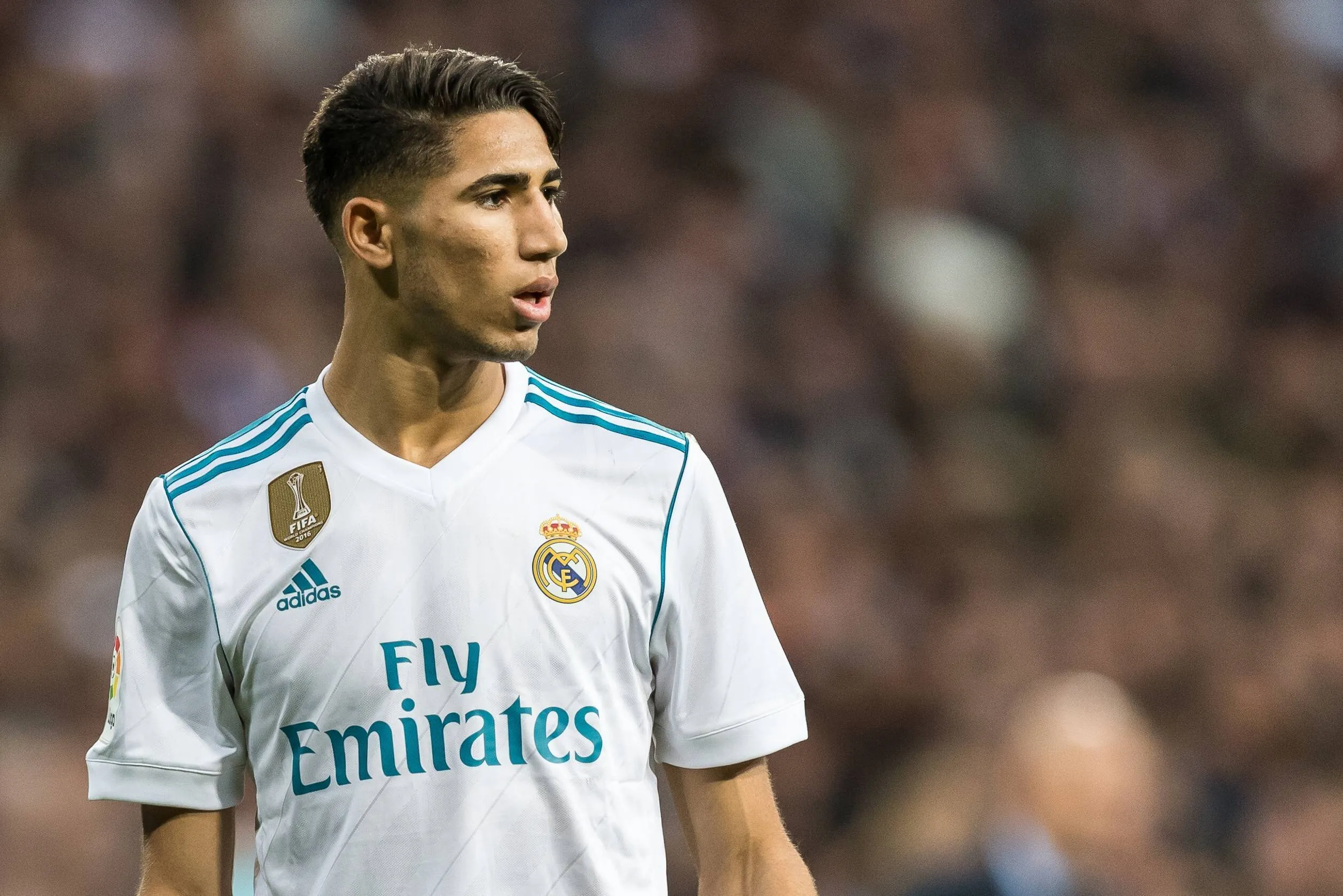 Achraf Hakimi, do Real Madrid, durante a partida da La Liga Santander entre Real Madrid CF e Sevilla FC, em 9 de dezembro de 2017, no estádio Santiago Bernabéu, em Madrid, Espanha. Foto: IMAGO /&nbsp;ANP