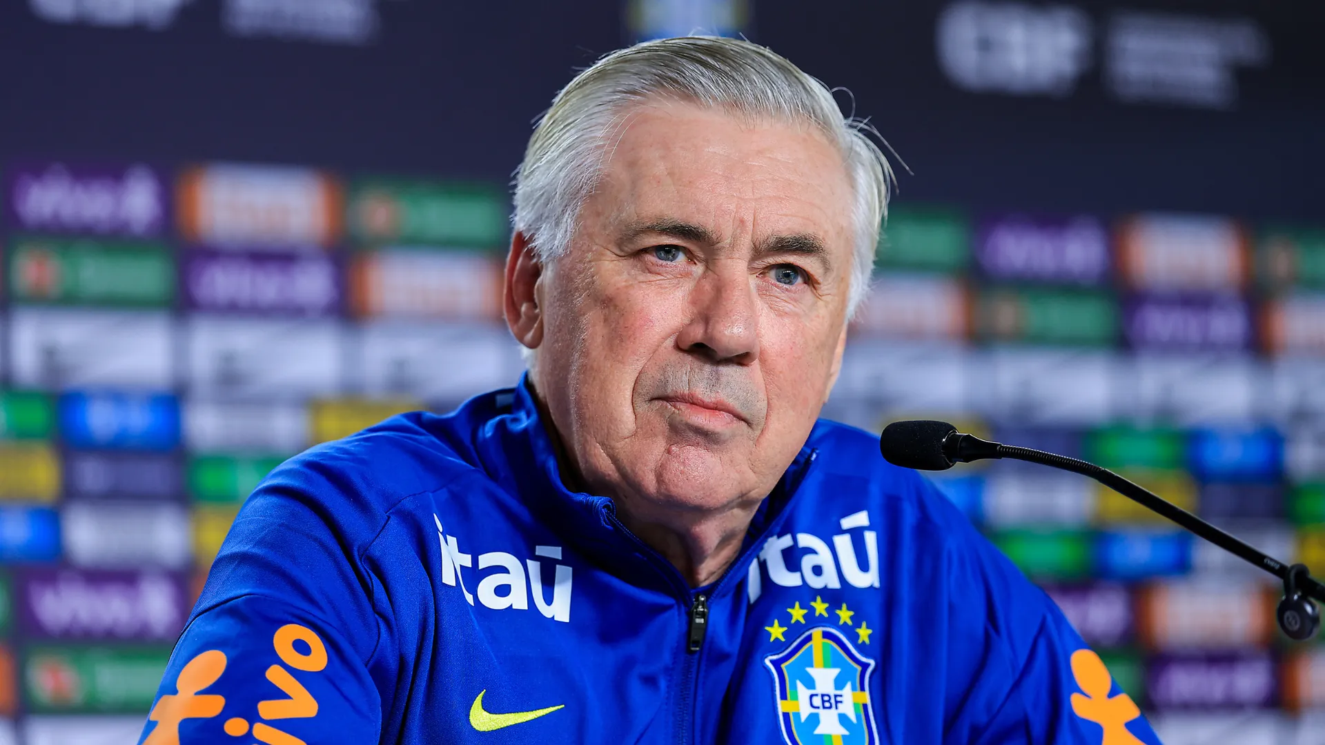 Técnico Carlo Ancelotti em coletiva da Seleção Brasileira