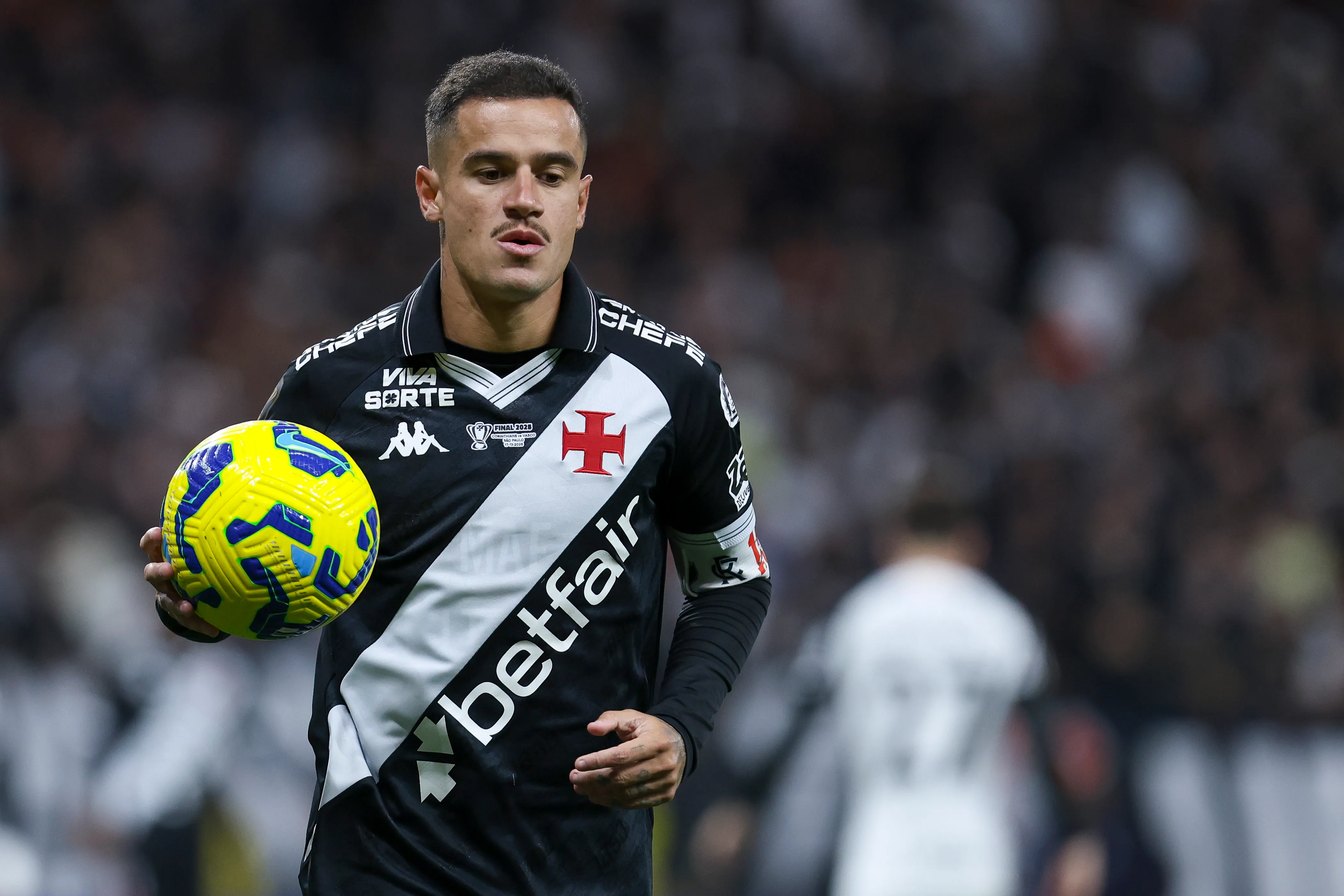 Coutinho segue sem clube (Foto: Ricardo Moreira/Getty Images)
