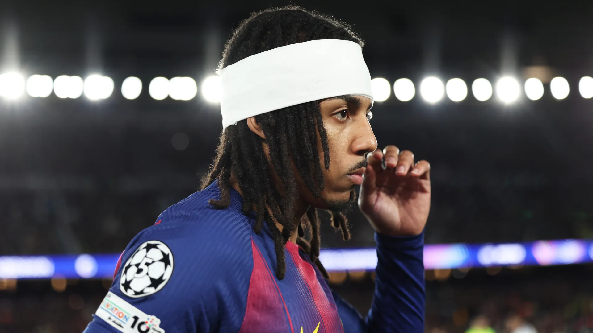 Jules Koundé durante partida do Barcelona