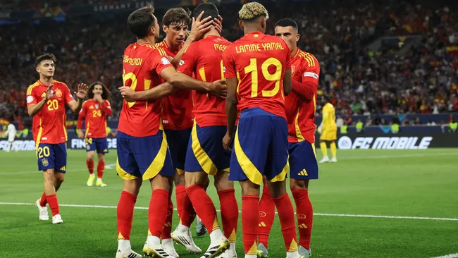 Espanha comemora gol durante partida Nations League. Foto: Alex Grimm/Getty Images