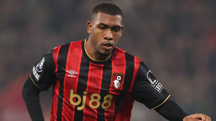 Rayan em campo com a camisa do Bournemouth. Foto: Warren Little/Getty Images