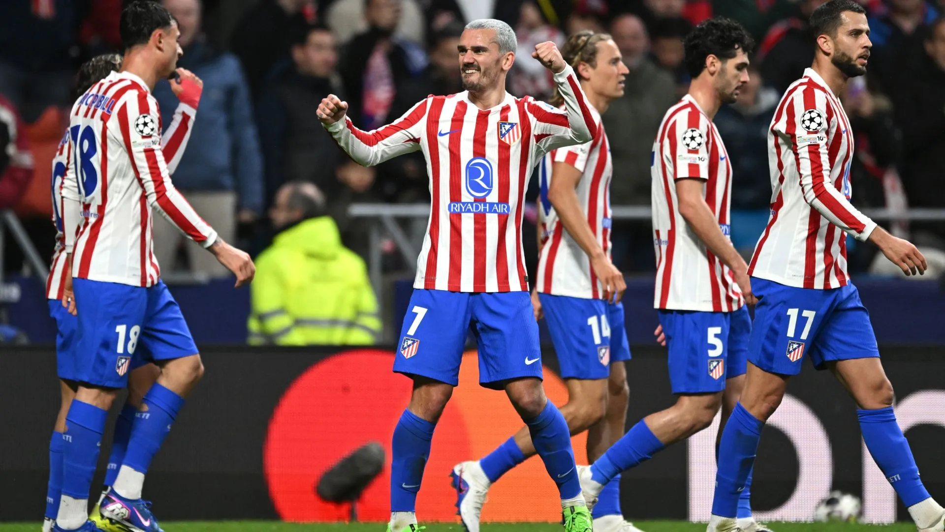 Griezmann, do Atlético de Madrid, comemora gol em partida da Champions League. Foto: Denis Doyle/Getty Images