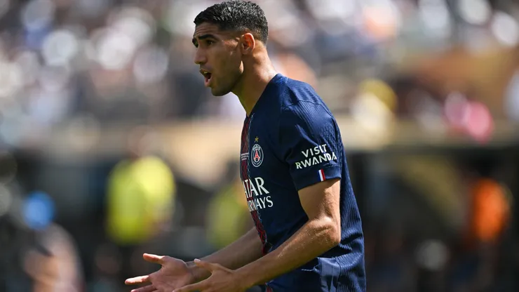 O lateral Hakimi em jogo do PSG (David Ramos/Getty Images)