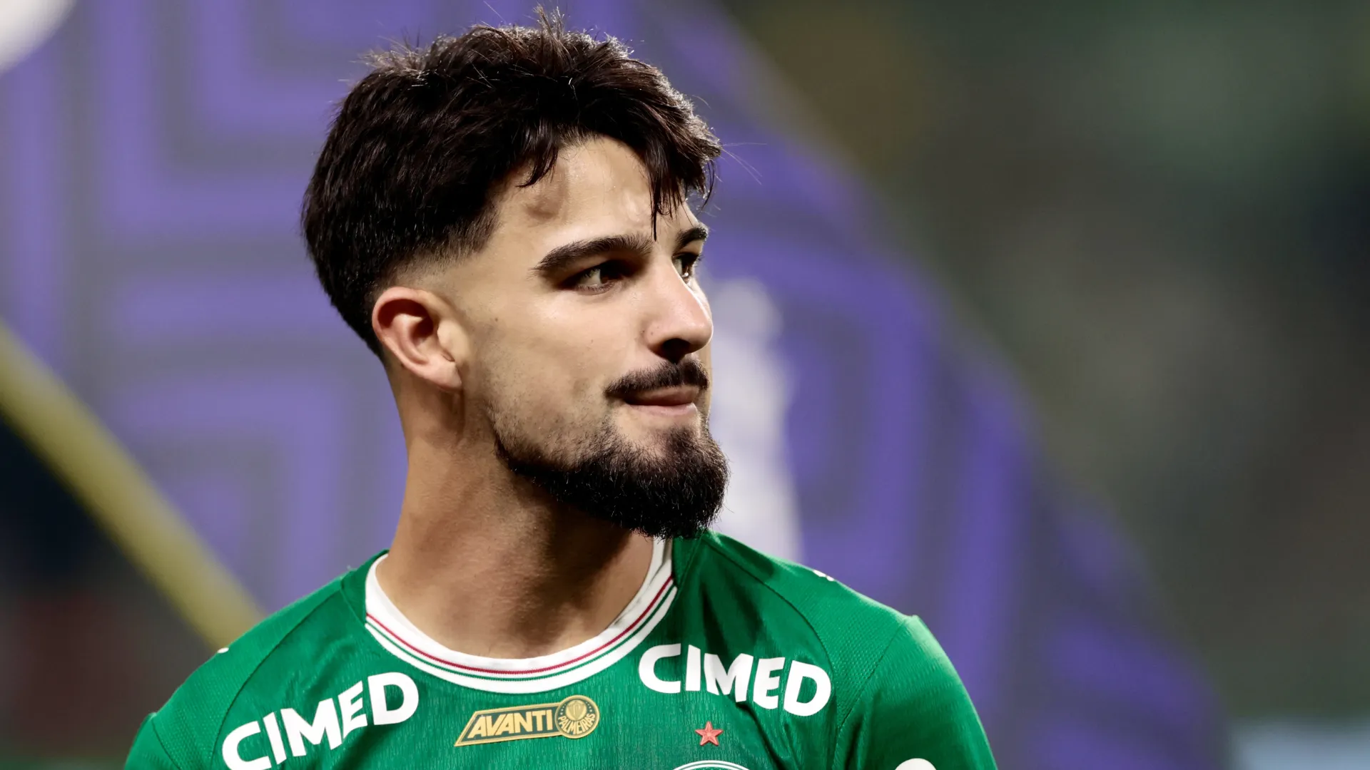 Flaco López antes de partida com a camisa do Palmeiras