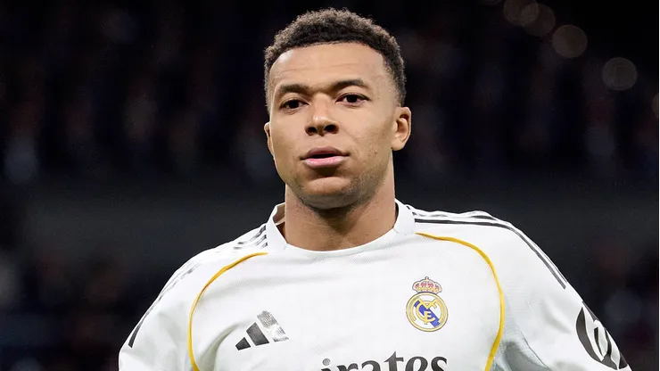 Real Madrid teria cometido um equívoco no tratamento inicial na lesão de Mbappé, segundo o RMC e COPE. Foto: IMAGO / ZUMA Press Wire