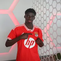 Benfica renova com Banjaqui, alvo do Barcelona, com cláusula de R$ 485 milhões