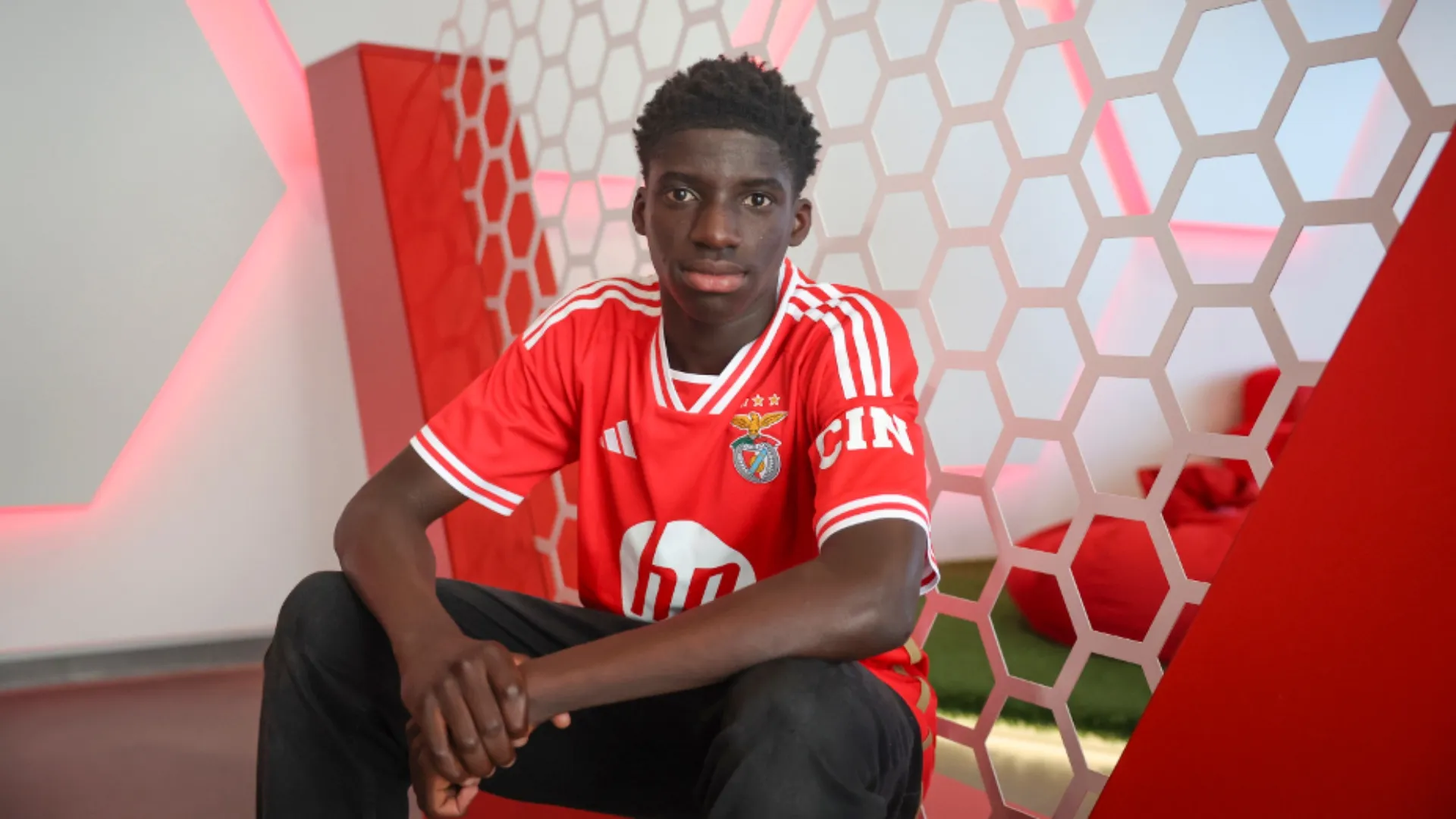 Daniel Banjaqui é uma promessa do Benfica – Victória Ribeiro / Divulgação Benfica