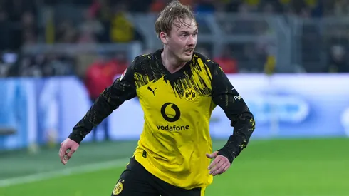 Julian Brandt em jogo do Dortmund. (Photo by Pau Barrena/Getty Images)