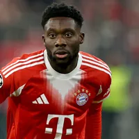 Manchester United e Liverpool disputam Alphonso Davies