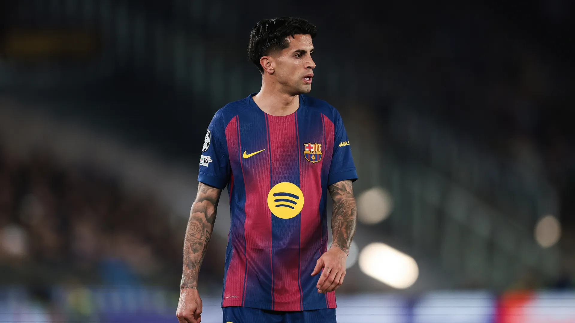 João Cancelo durante jogo do Barcelona