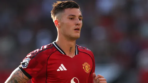 Sesko em campo com as cores do Manchester United. Foto: Stu Forster/Getty Images