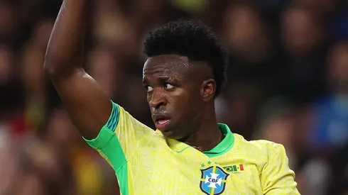 Seleção Brasileira não é favorita na Copa do Mundo, diz Vinícius Júnior. (Photo by Ryan Pierse/Getty Images)