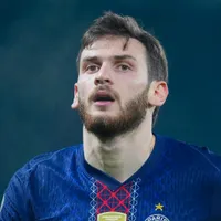 Arsenal investiga acordo para tirar Kvaratskhelia do PSG