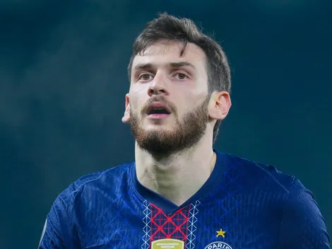 Arsenal investiga acordo para tirar Kvaratskhelia do PSG
