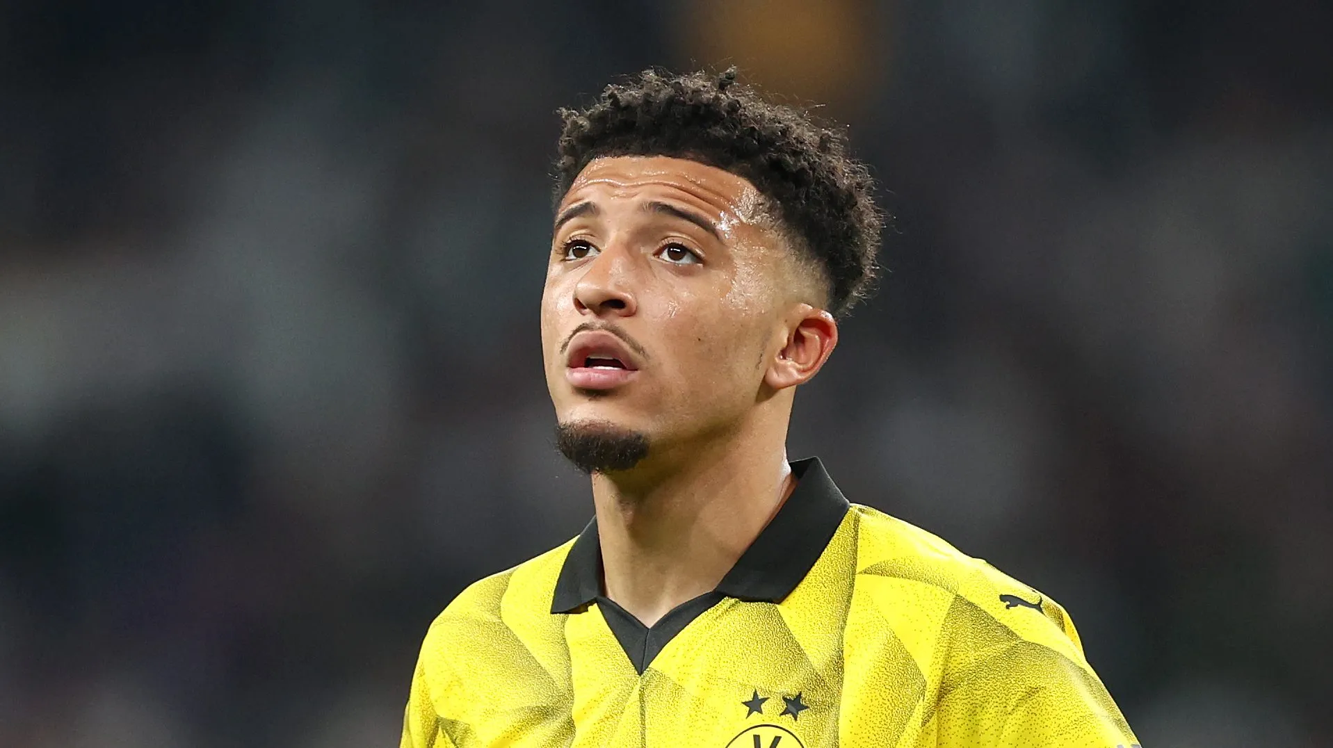 Jadon Sancho em campo pelo Borussia Dortmund