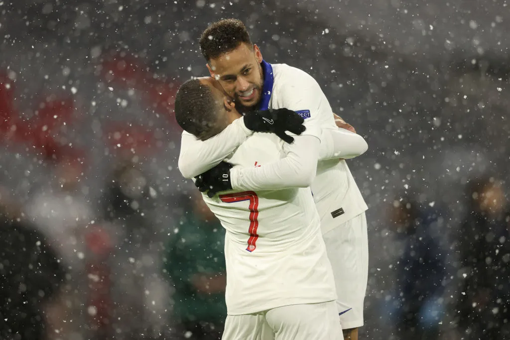 Mbappé e Neymar atuaram juntos no PSG. (Photo by Alexander Hassenstein/Getty Images)