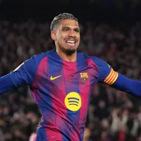 Ronald Araújo permanece no Barcelona